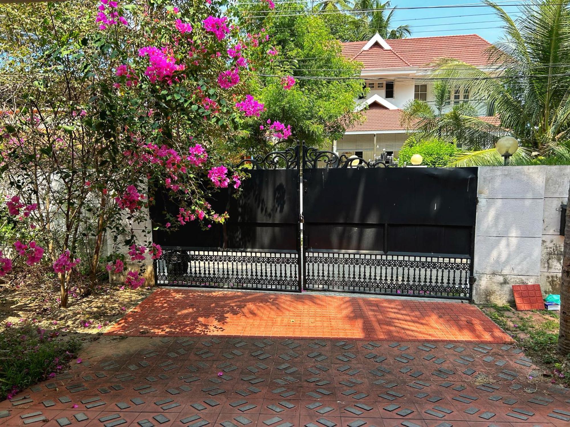 La Casa Trivandrum 4 Bhk Ac Luxury Villa At City Centre, Just 6 Kms To Airport Thiruvananthapuram Kültér fotó