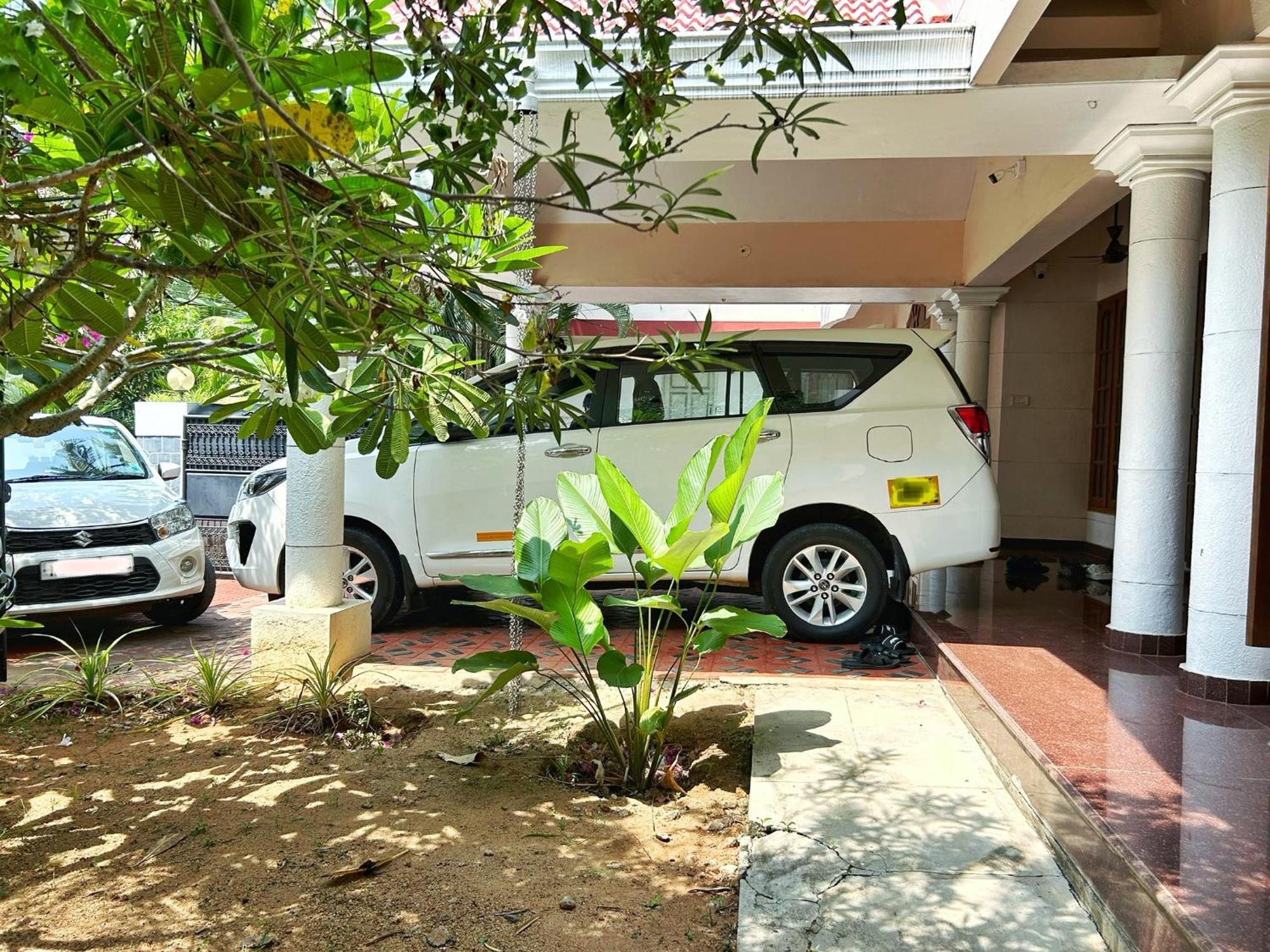 La Casa Trivandrum 4 Bhk Ac Luxury Villa At City Centre, Just 6 Kms To Airport Thiruvananthapuram Kültér fotó