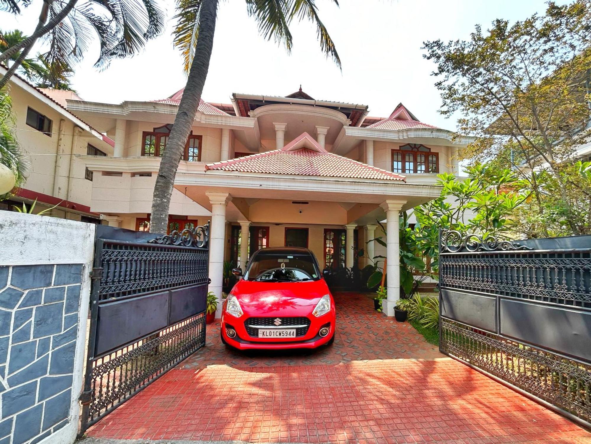 La Casa Trivandrum 4 Bhk Ac Luxury Villa At City Centre, Just 6 Kms To Airport Thiruvananthapuram Kültér fotó